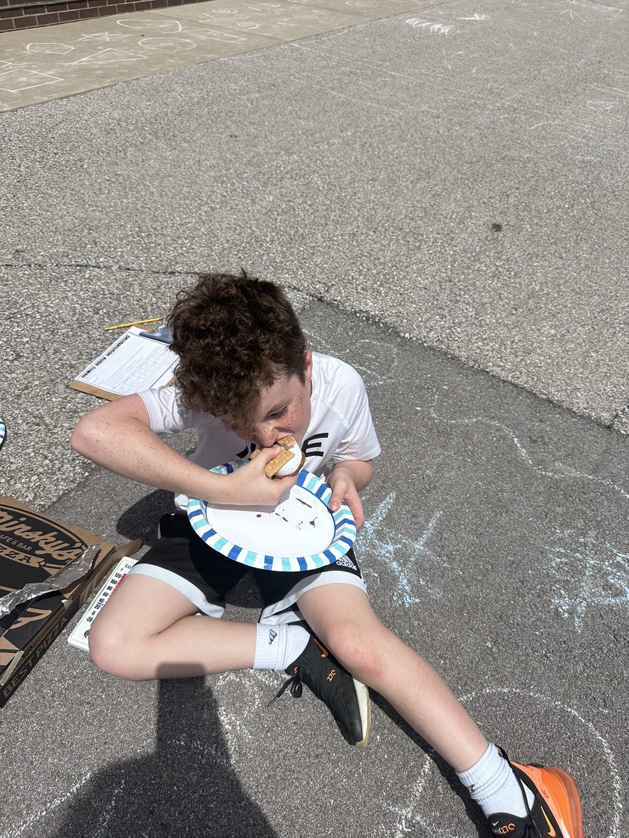 Arbor Creek Elem (@aceottersrock) on Twitter photo 4th graders in Mrs. Besel’s class had a great time with our end of the year STEM project—making solar ovens! We learned a lot about different types of energy, temperature and ate some yummy s’mores on this hot, sunny day! #OPSMakeTodayCount
<a href="/olatheschools/">Olathe Public Schools</a> 4th graders in Mrs. Besel’s class had a great time with our end of the year STEM project—making solar ovens! We learned a lot about different types of energy, temperature and ate some yummy s’mores on this hot, sunny day! #OPSMakeTodayCount
<a href="/olatheschools/">Olathe Public Schools</a>