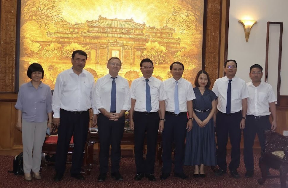 Conan Herve (@conan_herve) on Twitter photo #Vietnam Rencontre avec les autorités de la ville de #Hué pour échanger sur les enjeux du #changementclimatique sur son territoire et explorer les possibilités d'appui de <a href="/AFD_France/">Agence Française de #Développement (AFD) 🇫🇷 🇪🇺</a> #TeamEurope sur l'aménagement urbain et l'#adaptation des infrastructures et zones patrimoniales #Vietnam Rencontre avec les autorités de la ville de #Hué pour échanger sur les enjeux du #changementclimatique sur son territoire et explorer les possibilités d'appui de <a href="/AFD_France/">Agence Française de #Développement (AFD) 🇫🇷 🇪🇺</a> #TeamEurope sur l'aménagement urbain et l'#adaptation des infrastructures et zones patrimoniales