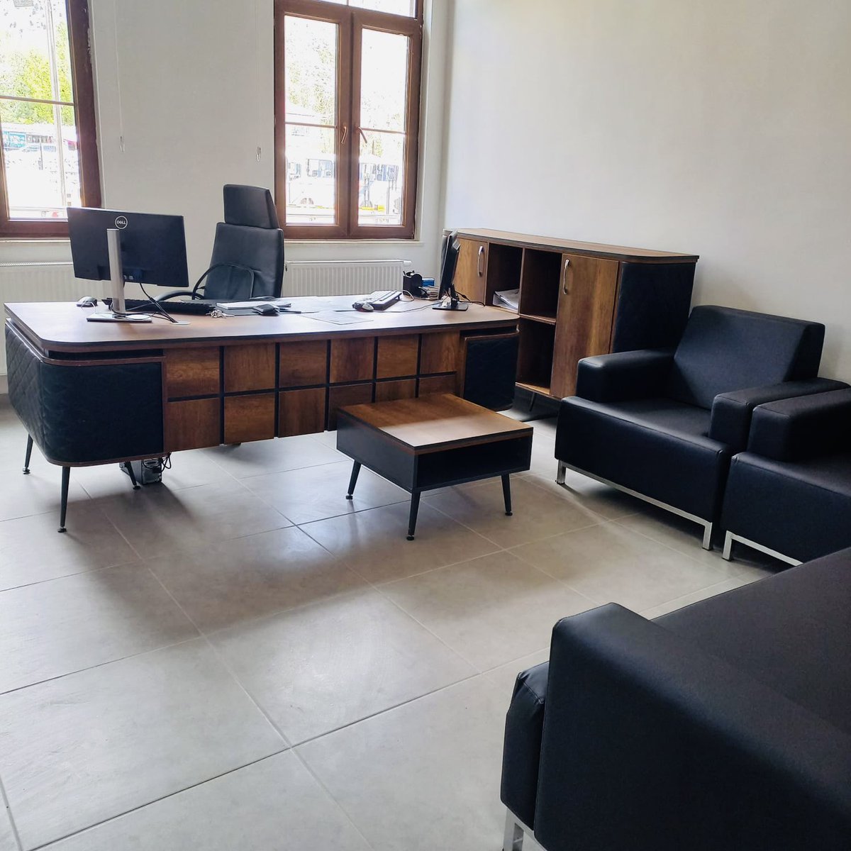 Depremin yaralarını birlikte sarıyoruz!🏚️

İlimiz merkezli yaşanan depremde, yeni konsept hizmet binasının ağır hasar alması nedeniyle yıkıldığı için yeniden inşa edilen Nurhak İlçe Nüfus Müdürlüğümüz, ‘Yeni Konsept’ hizmet binasında vatandaşlarımıza hizmet vermeye başlamıştır🏢