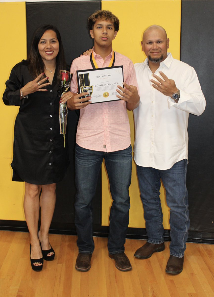 Academic Awards Night
#4 in the Freshman Class

Congrats! Keep it up!
<a href="/SebbyG05/">Sebby</a> 💙