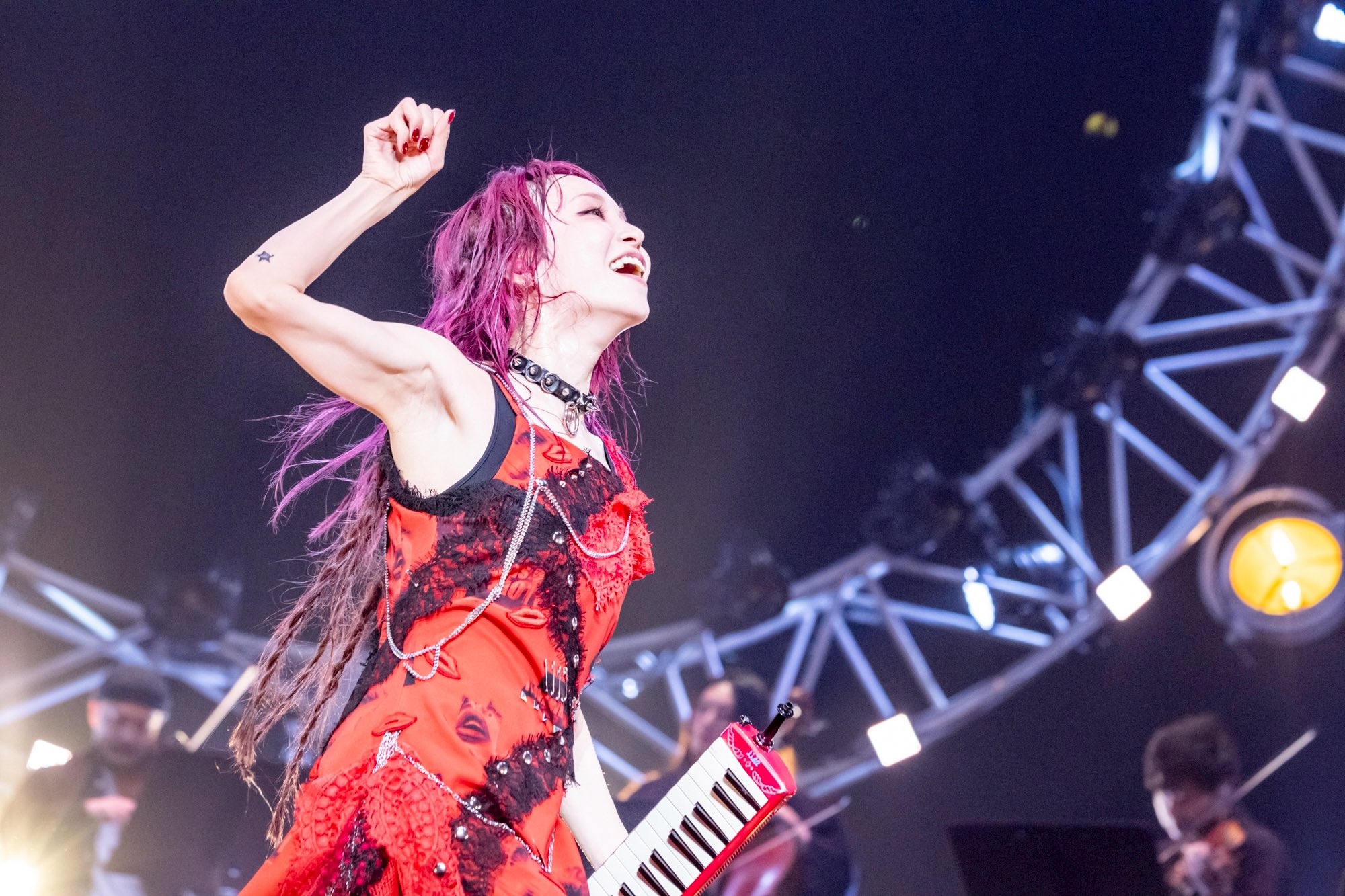 LiSA LiVE ～RiP SERViCE〜 グッズ ボディバッグ 通販情報