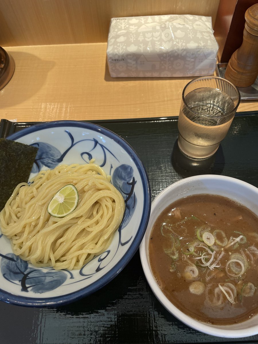 #二代目つじ田 
かつおがきいたつけ汁が、美味い！

つけ麺200g 1,000円