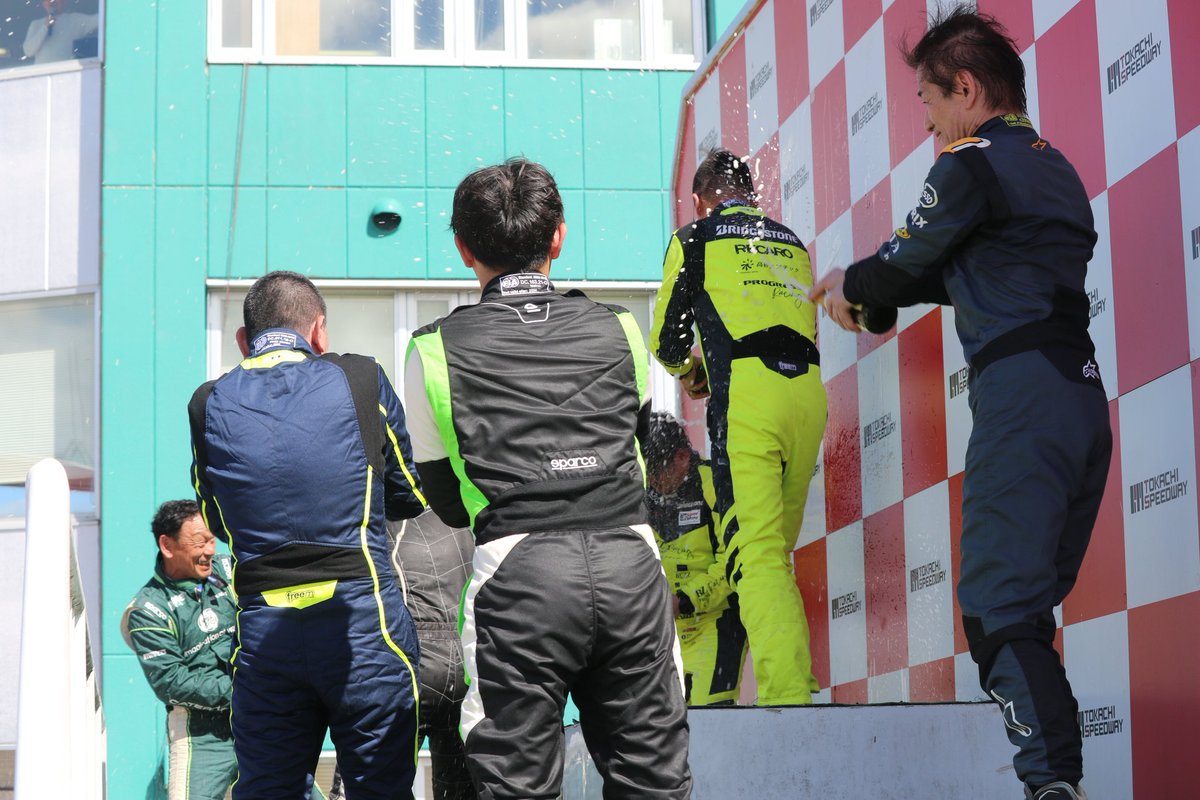 rusio_k's tweet image. 2025北海道クラブマンカップレース第1戦
N1-1000
表彰式のわちゃわちゃ感が楽しい😁
#十勝スピードウェイ
#VITZ