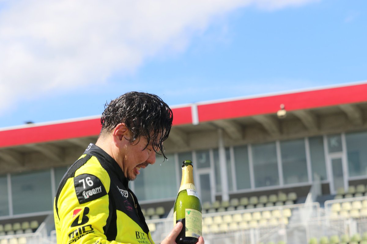 rusio_k's tweet image. 2025北海道クラブマンカップレース第1戦
N1-1000
表彰式のわちゃわちゃ感が楽しい😁
#十勝スピードウェイ
#VITZ