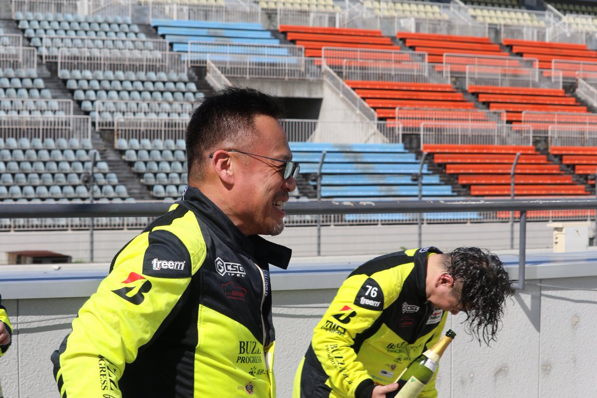 rusio_k's tweet image. 2025北海道クラブマンカップレース第1戦
N1-1000
表彰式のわちゃわちゃ感が楽しい😁
#十勝スピードウェイ
#VITZ