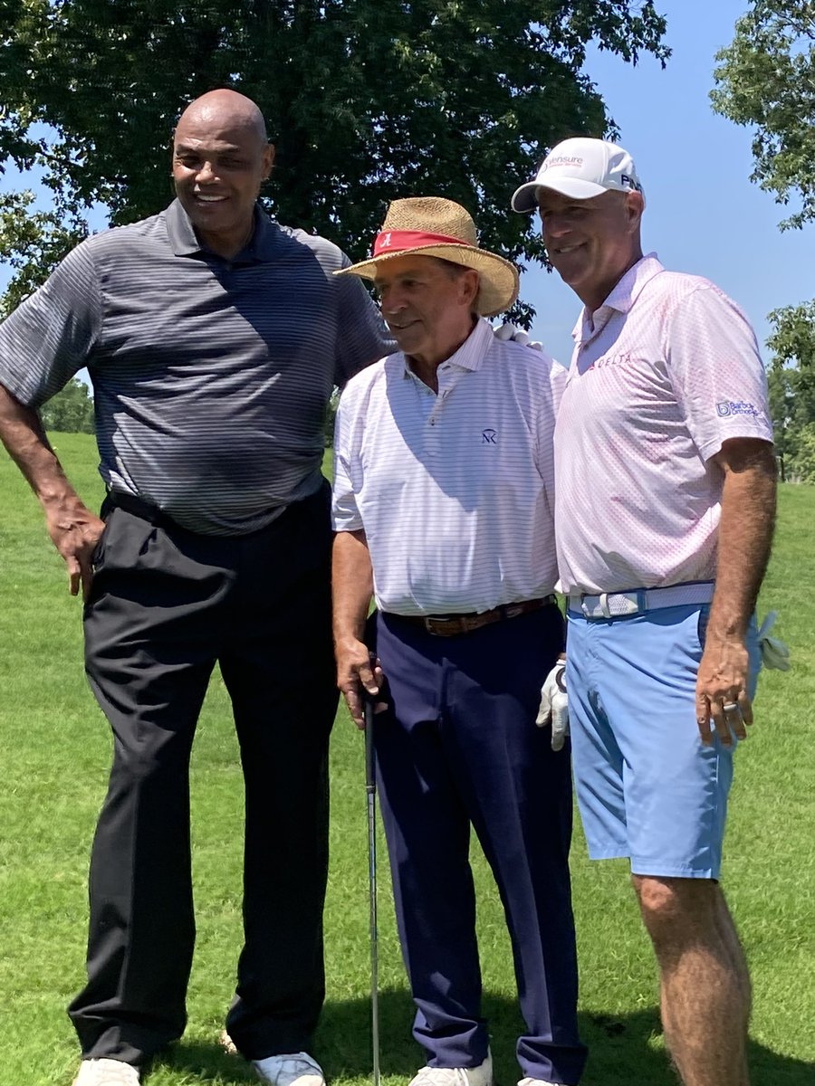 Quite the energetic scene at the @regionstrad pro-am. Alabamans love their football, and their Sir Charles!