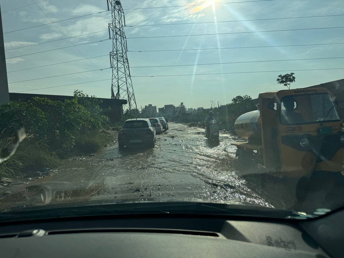 BalagereConnect's tweet image. Guess where ? @BBMPCOMM @DKShivakumar #BrandBengaluru #IThub @MALimbavali any comments from your end ?