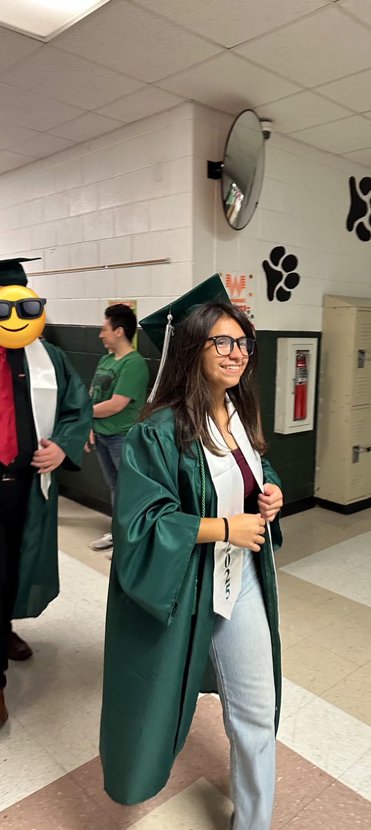 GiannaRicarte's tweet image. Today was the senior walk! Saturday we walk the stage! 👩🏽‍🎓🎉 #nextchapterloading