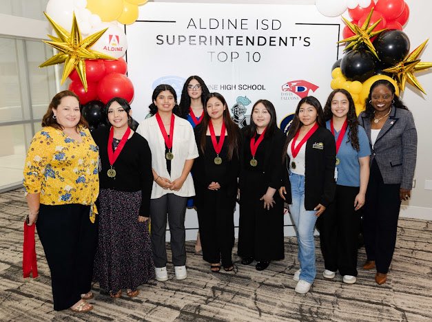 We held our sixth annual Superintendent’s Top 10 Scholars celebration on May 8 at the Aldine ISD Community Center! We are so proud to honor the top 10 students from each Aldine ISD high school for their remarkable academic achievements and unwavering dedication throughout their