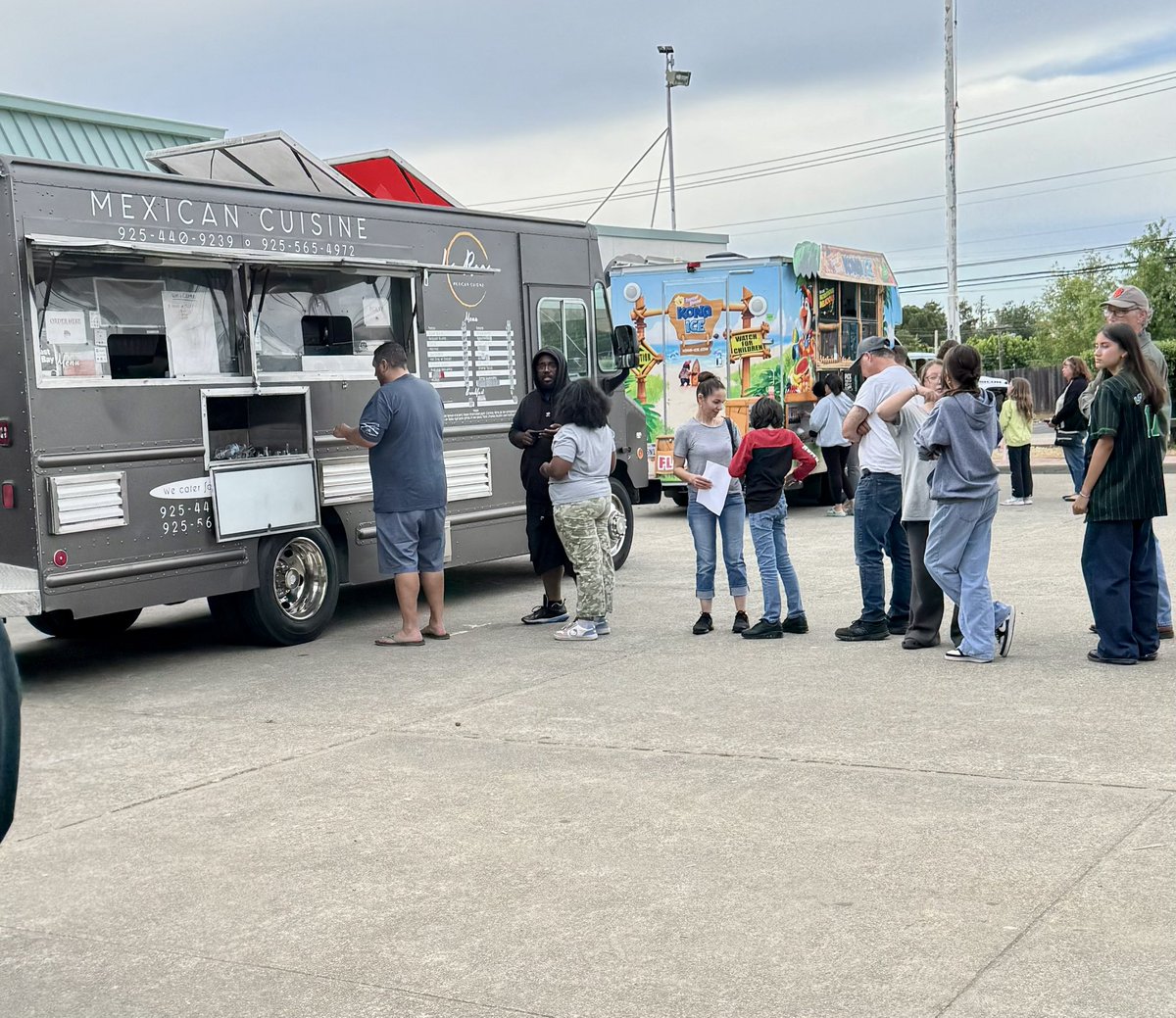 MustangsPHMS's tweet image. Thank you to all of the amazing families who joined us this evening for our Open House! We loved sharing all of our #PHMSMustangsPRIDE with you! 💚🐎 @MtDiabloUSD