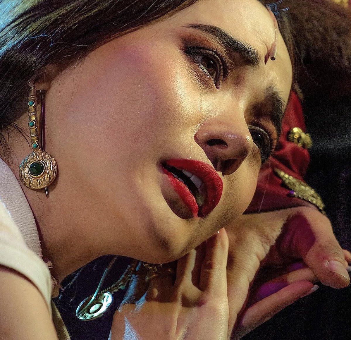 Жүжигчин Дөлгөөний тоглосон бүх жүжиг киноноос татгалзацгааяа 🥳🥳
Шаардлагатай бол Япон руу болох тоглолтонд ч Монгод Хаан жүжигт нөлөөлөх хэрэгтэй. Япончууд ийм асуудалд маш шударга шүү 🧐🧐🧐