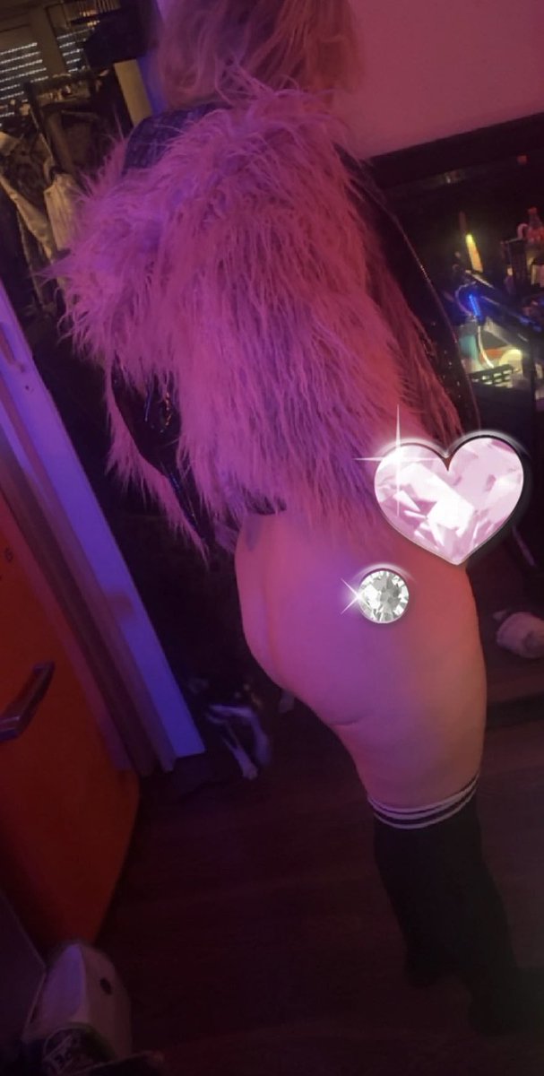 Geinig nieuw jasje hè #zuurstokroze 💖