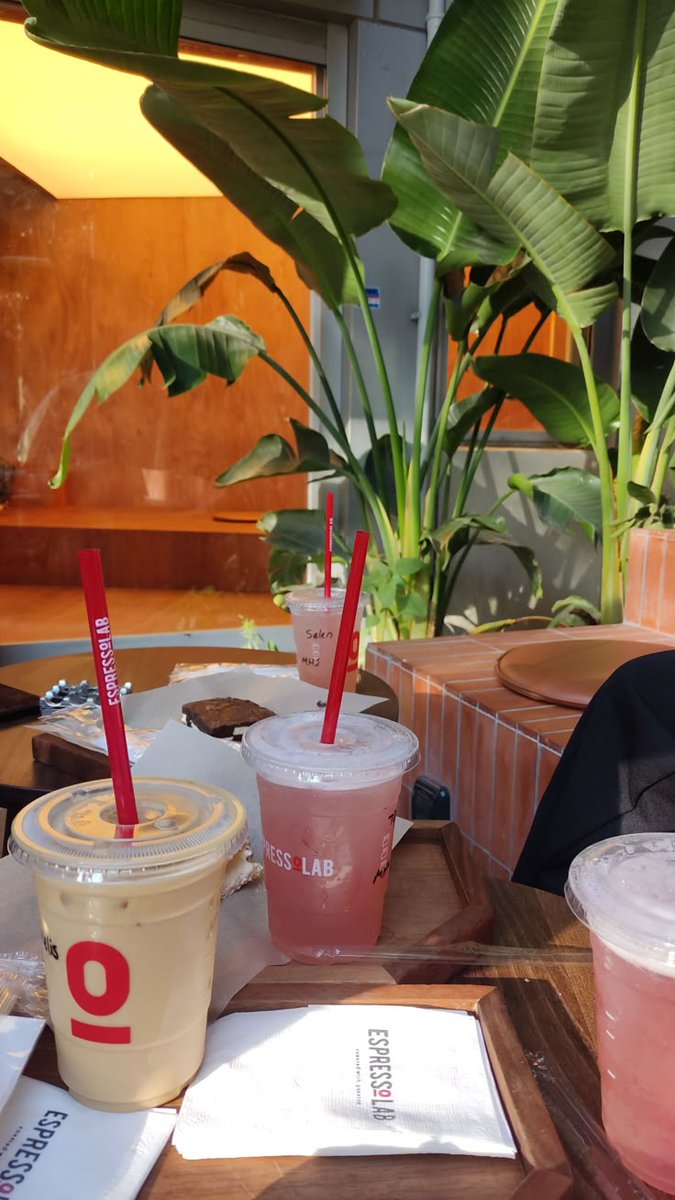 KaraKiyilarinK's tweet image. Günaydın, güne güzel başlayalım 🥰 #Espressolab