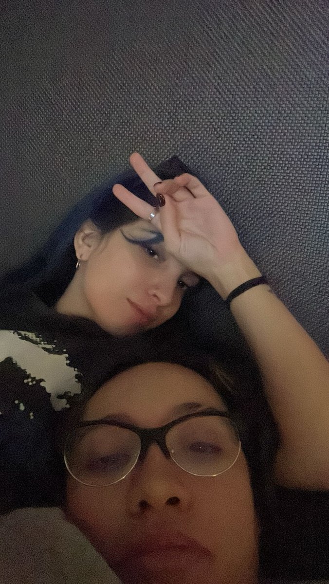 feliz año para la collab/amistad mas linda que vi