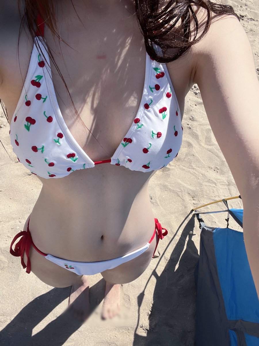 🐚来海边玩一次 衣服和裤子里卡满沙子。。命好苦 这就是沙逼嘛？！