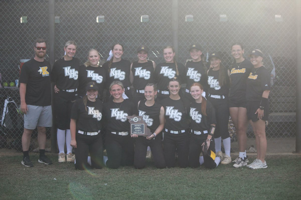 The Kennett Indians stormed back to defeat Malden 9-8 on Wednesday in an epic come-from-behind win to seal a Class 2 District 1 softball title. 🥎🏆

Kennett was trailing 8-4 heading into the final inning...

📰: semoball.com/sports/kennett…