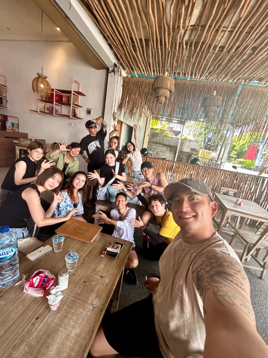 ノマドニア (@nomadnian) on Twitter photo バリ島16期🏝️
おしげさん(<a href="/tsubomimi0160/">おしげ:오시게🇰🇷韓国かぶれのデザイナー</a>)による、2日間のグラフィックデザイン体験が終了しました✨
街に出て好みのデザインを探してみましょう!🏃♀️💨 バリ島16期🏝️
おしげさん(<a href="/tsubomimi0160/">おしげ:오시게🇰🇷韓国かぶれのデザイナー</a>)による、2日間のグラフィックデザイン体験が終了しました✨
街に出て好みのデザインを探してみましょう!🏃♀️💨