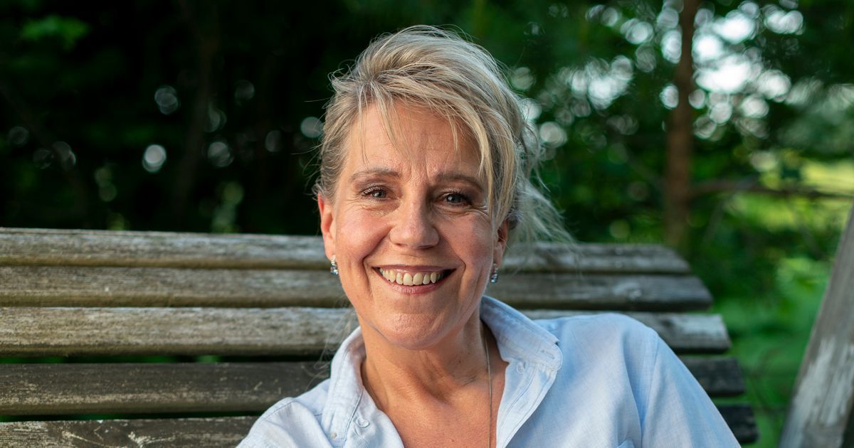 Miksi irtipäästäminen tuntuu vaikealta? Koska se haastaa meidät luottamaan, että uusi alku tuo mukanaan jotakin hyvää. Se vaatii hyväksyntää, kärsivällisyyttä ja uskoa siihen, että muutos ja tulevaisuus on mahdollisuus. 
#Kollega_fi #irtipäästäminen
kollega.fi/2025/05/lahdon…