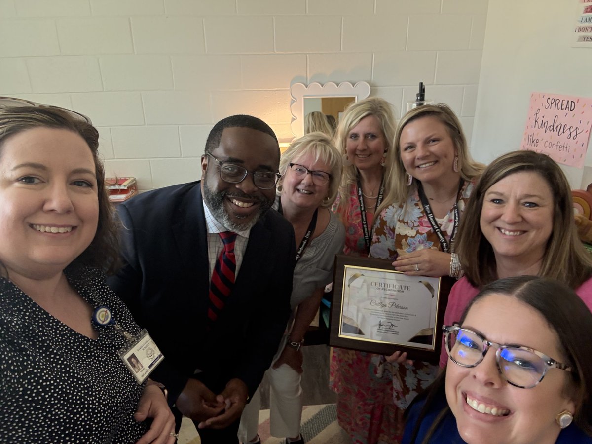 jhdoubleu's tweet image. Congratulations to our School Counselors of the Year, School Social Worker of the Year, and School Nurse of the Year!  Honoring them is always one of my favorite days of the year! #StudentServices #LeadershipMatters #Family #WholeChild