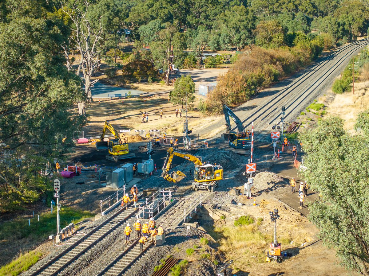 We're commencing Tranche 2 of the Victoria section of Inland Rail! 🎉 
 
We've kicked off major construction on the first of eight Beveridge to Albury Tranche 2 sites, with the commencement of work in Euroa this month.