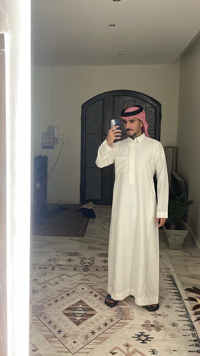 Y2sr6's tweet photo. الحمدلله الذي ما تمّ جهد، ولا خُتم سعي، ولا تحقق إنجاز إلا بفضله.
الحمدلله الذي يسّر لنا البدايات وبلغنا النهايات.

تمّ بحمدالله تخرّجي بدرجة البكالوريوس في تخصص التمريض❤️ https://t.co/P2Dihuvlm5