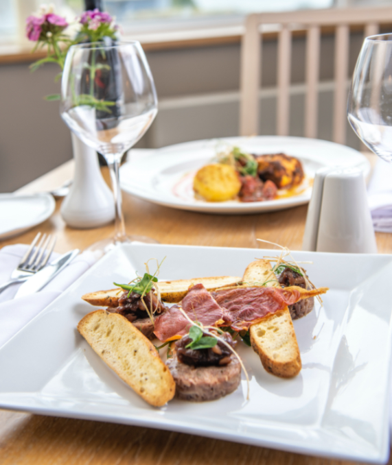 A reminder that over Gig weekend:

🍴Dinner is between 6 and 8.30pm (including a number of specials).
🍴On Sundays we are open from12.30 until 8pm, with 2 or 3-course options available, including our roasts.
🍹Cocktails served too!

Call to book on 01720 422540

#IslesofScilly