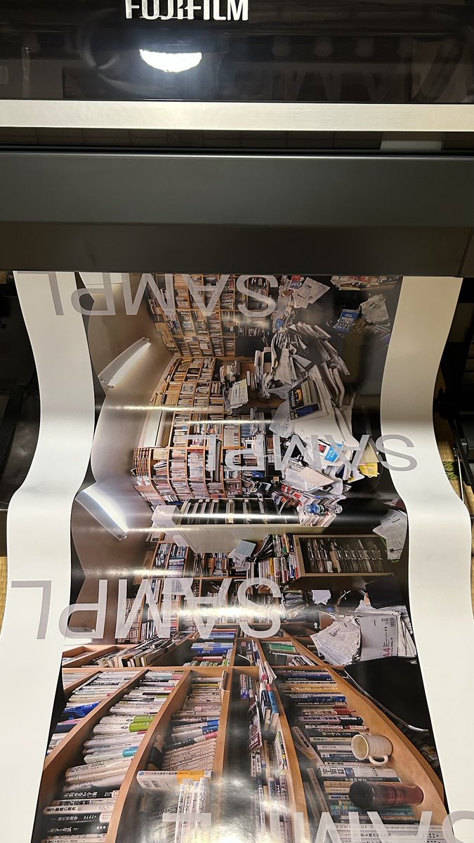 展覧会に向けて、プリント作業が始まりました。
本の並ぶ風景を、一枚ずつ、ゆっくり形にしています。
また少しずつ、様子をお伝えできたらと思っています。

#写真展 #書棚 #BookShelvesRetrospective