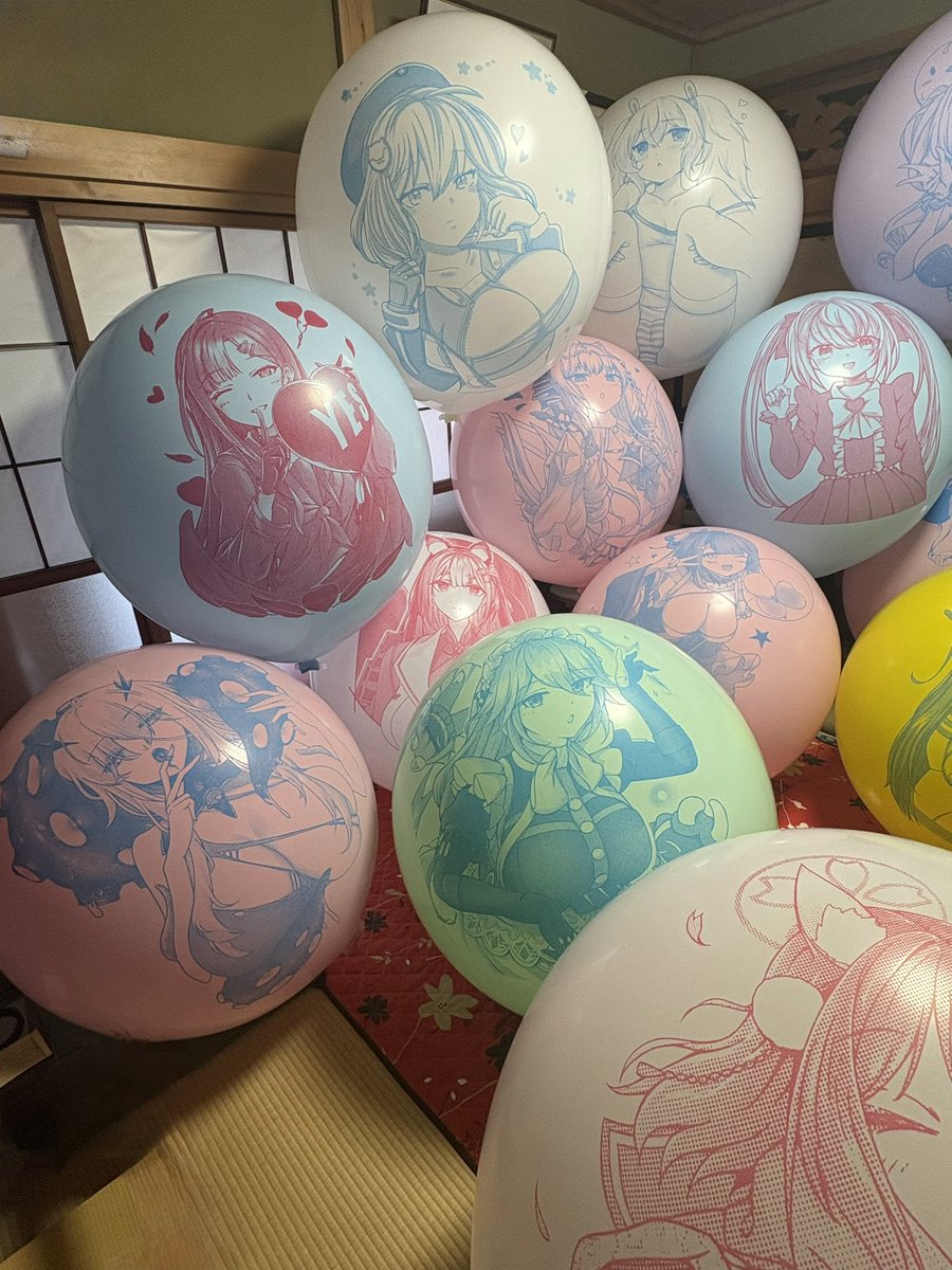 先程、<a href="/timaki_atelier/">ちまきのアトリエ</a>さんの新作5個🎈膨らませたついでに(⁉️)、ほかのちまきさんの所の可愛い娘🎈達を膨らませてみました～☺️✨️(計25個)
ここまで綺麗に並べられたのは初めてかも...‼️😍ｶﾗﾌﾙ~
まだまだいけそうですが...出し過ぎるとせっかくの可愛いイラストが隠れちゃうと思ったので︎～✋😁