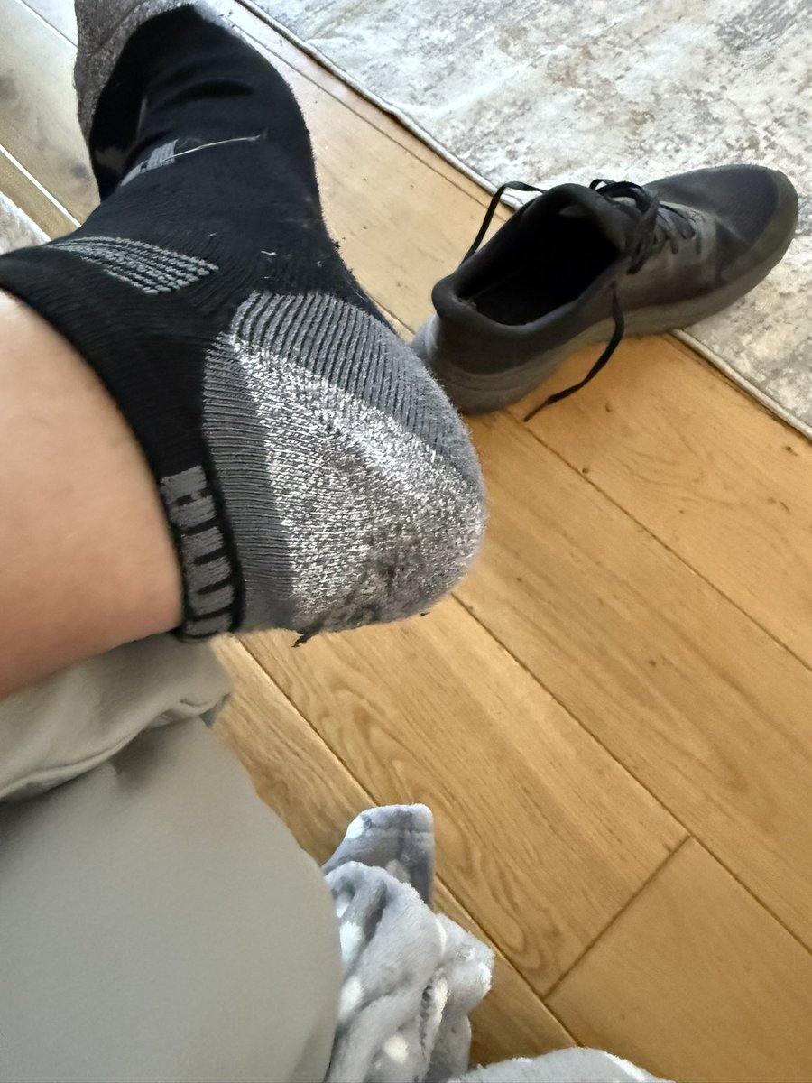 ItsPhilAgain's tweet image. I always thought the @UnderArmour trainers look super comfortable. Shame the quality is so poor. Only had them 7 weeks, such a waste of money.