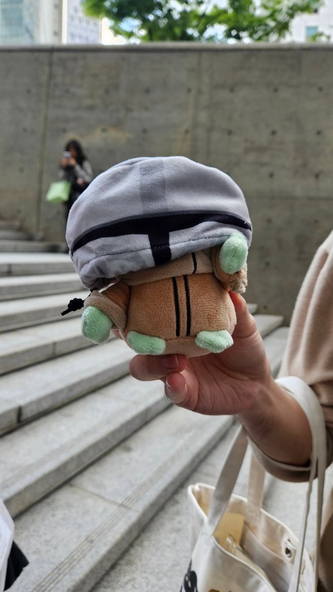 제로님 거 원래 이건데 
저 만도 주머니 뒤집어써서 THIS IS THE WAY 되버림