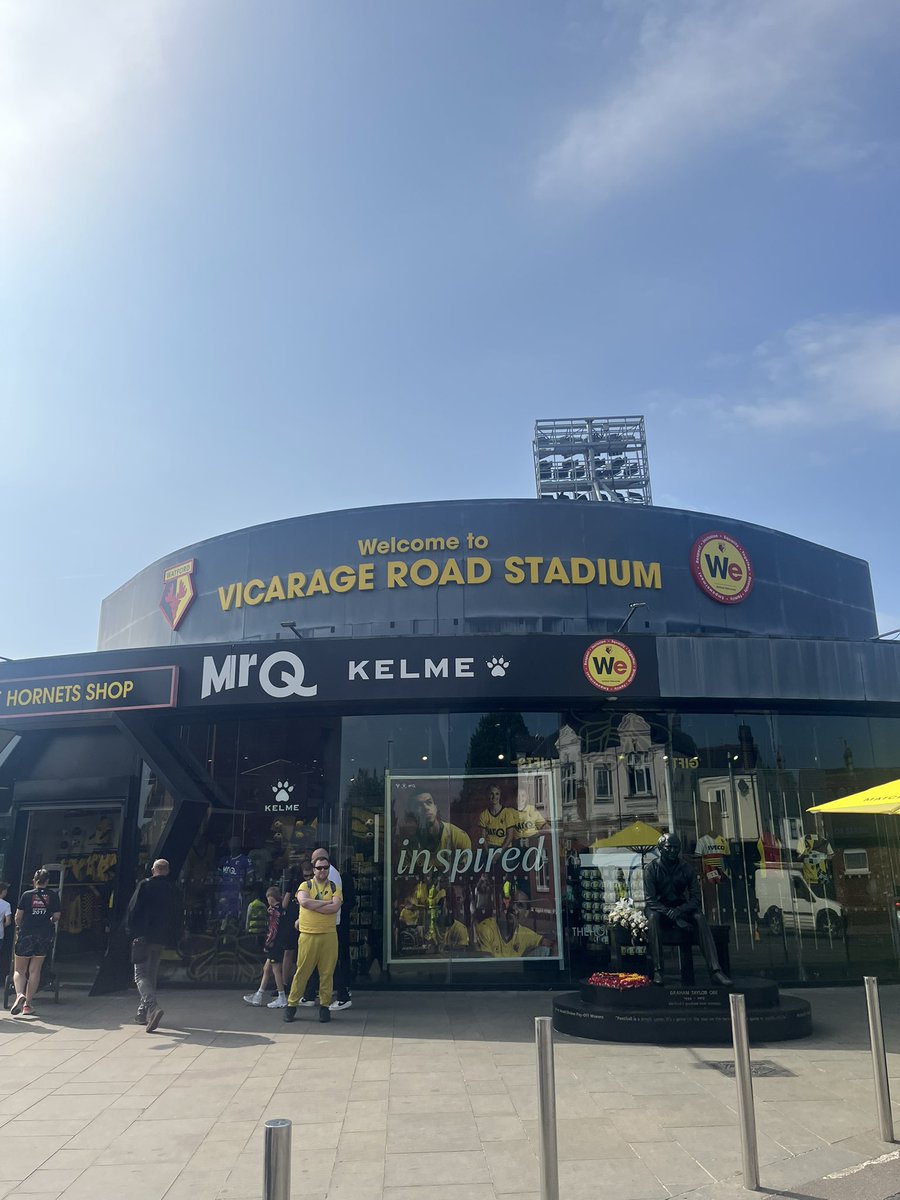 Hello <a href="/WatfordFC/">Watford Football Club</a> 
#London