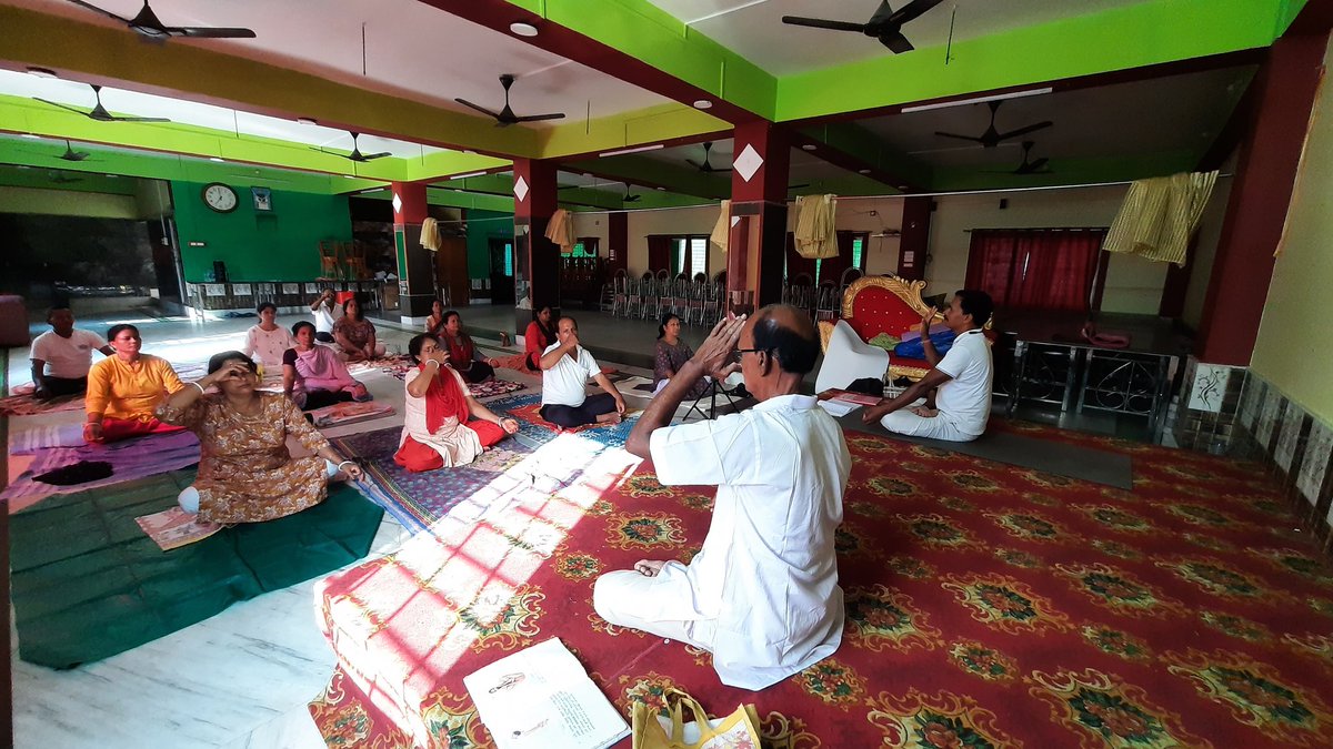 Bst West Bengal (Official) (@bstwestbengal) on Twitter photo 🕉 Yog Shivir at Arati Kunja Bhavan, Dhupguri . Distt- Jalpaiguri .WB 🙏
#yogshivir #sahayog #प्राणायाम #आसन #योगाभ्यास #योग #yogapractice #yog #yogaforlife #yogainspiration #yogabalance #शीर्षासन #सूर्यनमस्कार
<a href="/yogrishiramdev/">स्वामी रामदेव</a>
<a href="/Ach_Balkrishna/">Acharya Balkrishna</a>
<a href="/rakesh_bstpyp/">भारत</a>
<a href="/Swamitirthdev/">स्वस्थ जीवन 💎</a> 🕉 Yog Shivir at Arati Kunja Bhavan, Dhupguri . Distt- Jalpaiguri .WB 🙏
#yogshivir #sahayog #प्राणायाम #आसन #योगाभ्यास #योग #yogapractice #yog #yogaforlife #yogainspiration #yogabalance #शीर्षासन #सूर्यनमस्कार
<a href="/yogrishiramdev/">स्वामी रामदेव</a>
<a href="/Ach_Balkrishna/">Acharya Balkrishna</a>
<a href="/rakesh_bstpyp/">भारत</a>
<a href="/Swamitirthdev/">स्वस्थ जीवन 💎</a>