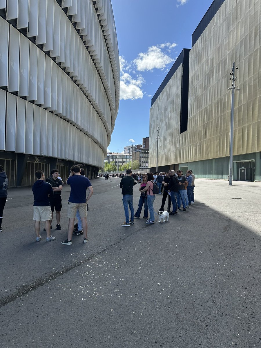 Iñaki Goirizelaia (@igoirizelaia) on Twitter photo We are the “crazy red and white people” ready to score four goals in Mancchester. <a href="/Williaaams45/">IÑAKI WILLIAMS ARTHUER</a>
Bai, “gu geu gara zuri eta gorri zoroak”. Lau goal Manchesterren? Denon artean noski baietz We are the “crazy red and white people” ready to score four goals in Mancchester. <a href="/Williaaams45/">IÑAKI WILLIAMS ARTHUER</a>
Bai, “gu geu gara zuri eta gorri zoroak”. Lau goal Manchesterren? Denon artean noski baietz