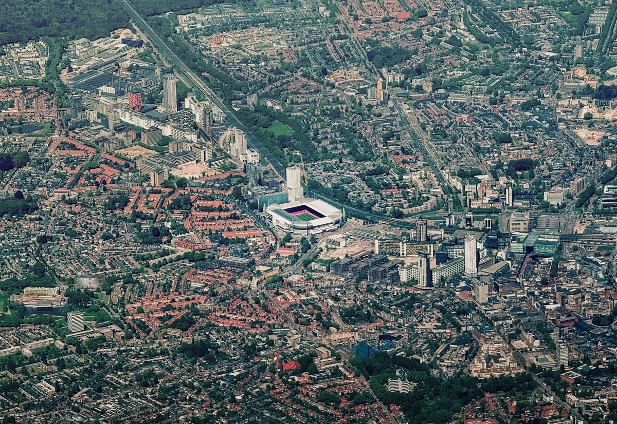 PSV's tweet image. Eindhoven 😍