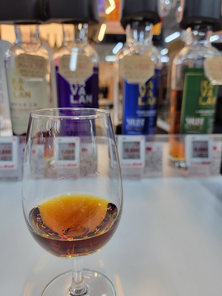 ビックカメラの試飲では
ソリスト　ヴィーニョが1500円30mlだよ✨
