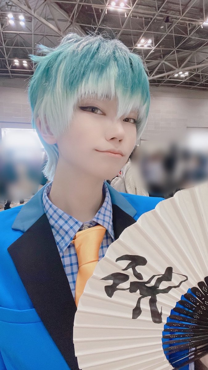 コススペおります…人多い…