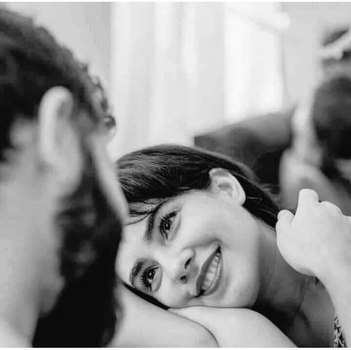 ایک شخص کہتا ہے مجھے صبح بخیر ــــــــــــــــــــ!!

اور پھر میرا دن سنورنے لگتا ہے ـــــــــــــــــــــ!!
♥️🫀🙊