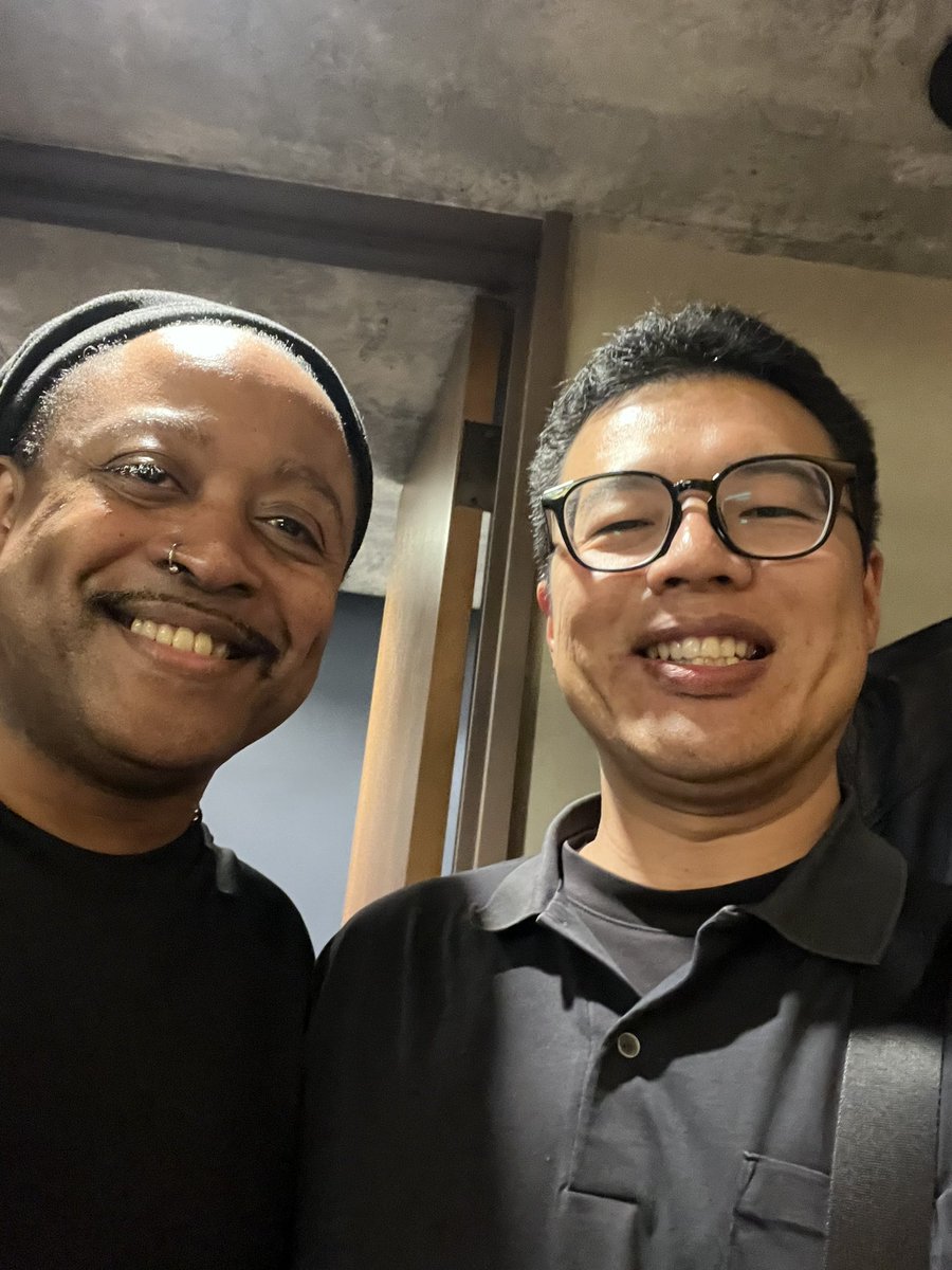 昨晩はCITRUS SUNのライブでした。Bluey率いるメンバーの素晴らしいグルーヴに圧倒されました！ベースのFrancis Hyltonと。

Aki Motohashi

#ATELIERZ