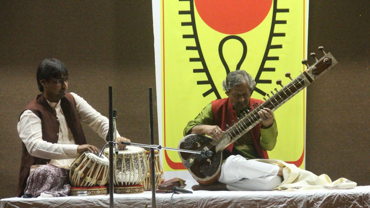 RGU1984's tweet image. Celebrating the Classics: From the expressive beauty of Odissi by Vidushi Madhavi Mudgal to the soul-stirring sitar by Pandit Harashankar Bhattacharya, Ragas &amp;amp; Rhythms was a tribute to India’s living traditions. @spicmacay #spicmacay