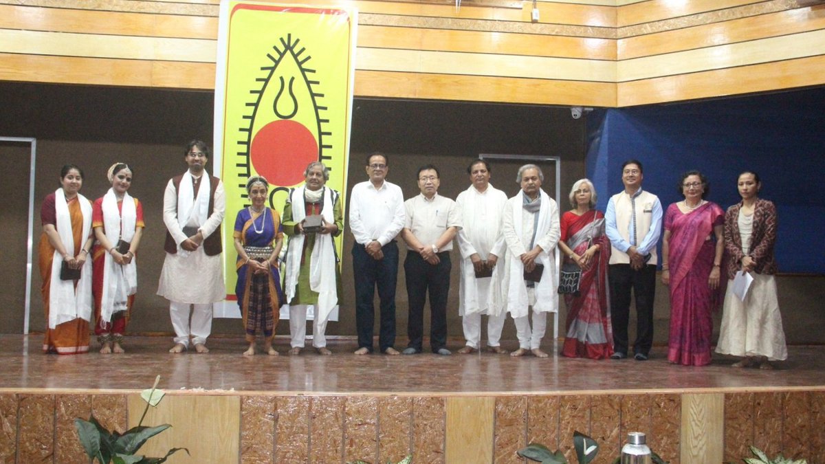 RGU1984's tweet image. Celebrating the Classics: From the expressive beauty of Odissi by Vidushi Madhavi Mudgal to the soul-stirring sitar by Pandit Harashankar Bhattacharya, Ragas &amp;amp; Rhythms was a tribute to India’s living traditions. @spicmacay #spicmacay