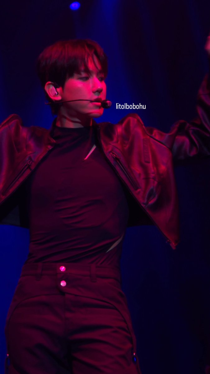 BOXIANx's tweet photo. NEED TO HAVE THIS GENRE OF BAEKHYUN BACK ON REVERIE TOUR: https://t.co/AwxuZxGA4i
