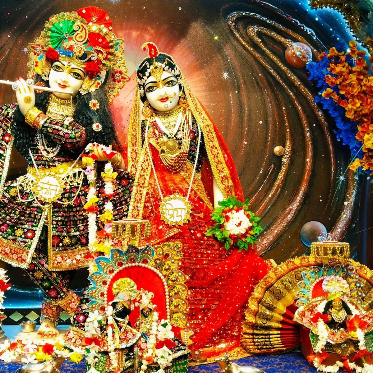 Merabharatms's tweet photo. 03/05/2025 आज ठा. श्री प्रियाकान्त जू भगवान के अलौकिक श्रृंगार दर्शन प्रियाकान्त जू मंदिर वृंदावन (मथुरा ) #प्रियाकांत_जु_मन्दिर_वृन्दावन वन
#निंबार्क #संप्रदाय
#DnThakurJi #vssct #vsscm #VssctOnline #thakurji #vrindavan #Darshan
#PriyakantJuMandirVrindavan https://t.co/XQTubti2Jv