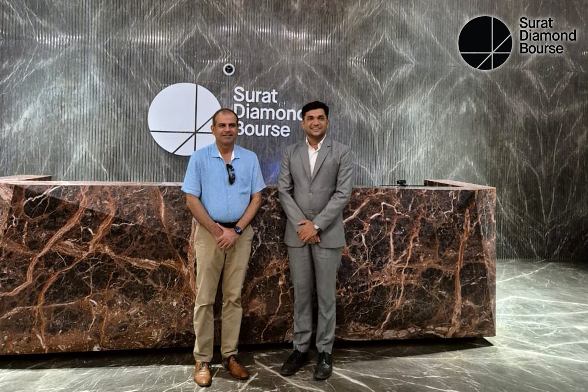sdbbourse's tweet photo. We had privileged to welcome Captain Sandeep Shorey, INS Surat and Lieutenant Commander Vishal Preetam to @sdbbourse .

Their inspiring presence reflected the discipline &amp; dedication of the Indian Navy (@IndiannavyMedia ).

Jai Hind! 🇮🇳

#SuratDiamondBourse #IndianNavy #JaiHind https://t.co/gUST7p6ABA