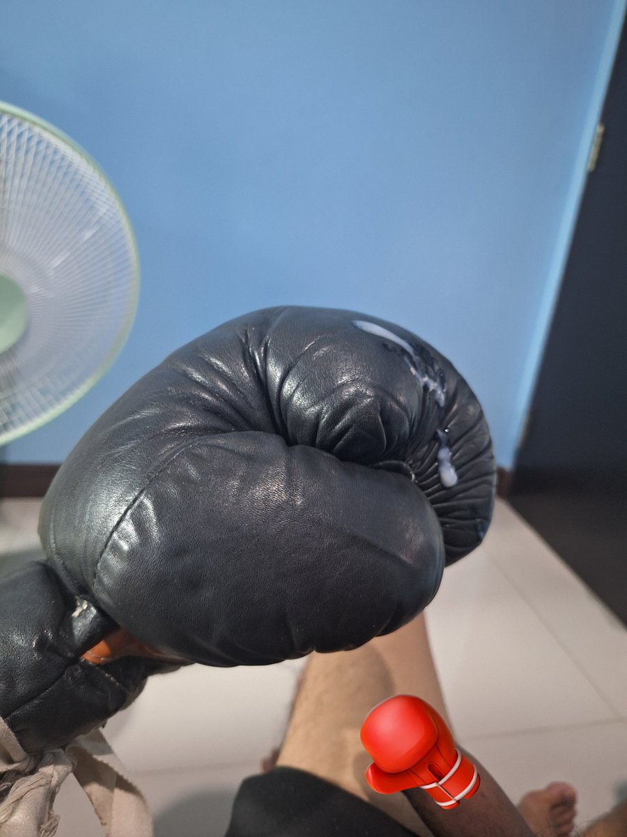 BoxingGloveLove tweet media