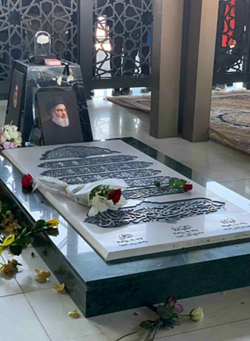 يُزعِجهُم هذا الجميلُ في الضّريح..
والجميلُ بحُسنِهِ يستفزُّ كُل قبيح

#المقام_المقدس 💔