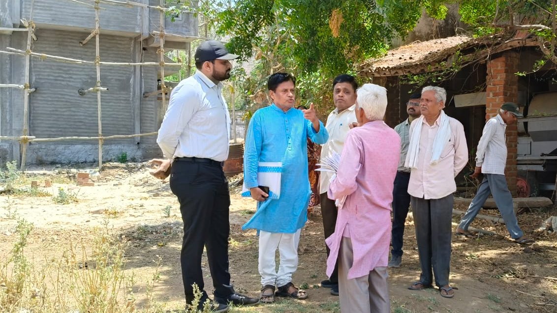 Prant Officer & SDM Modasa (@prant_modasa) on Twitter photo તા.૦૨/૦૫/૨૦૨૫ના રોજ મામ. કોર્ટ એક્ટની કલમ -5 મુજબના કામે ભિલોડા તાલુકાના રાયસિંગપૂર ગામે સ્થળ મુલાકાત કરવામાં આવી.<a href="/CMOGuj/">CMO Gujarat</a> <a href="/CollectorArv/">Collector & District Magistrate, Arvalli</a> <a href="/rac_arvalli/">RAC ARVALLI</a> તા.૦૨/૦૫/૨૦૨૫ના રોજ મામ. કોર્ટ એક્ટની કલમ -5 મુજબના કામે ભિલોડા તાલુકાના રાયસિંગપૂર ગામે સ્થળ મુલાકાત કરવામાં આવી.<a href="/CMOGuj/">CMO Gujarat</a> <a href="/CollectorArv/">Collector & District Magistrate, Arvalli</a> <a href="/rac_arvalli/">RAC ARVALLI</a>