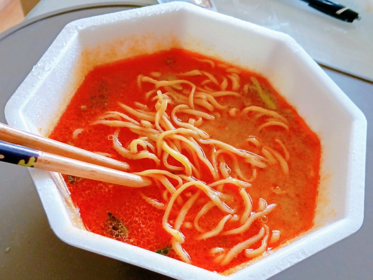 #日進ラ王ごま坦々
本日のおやつ😍🍜