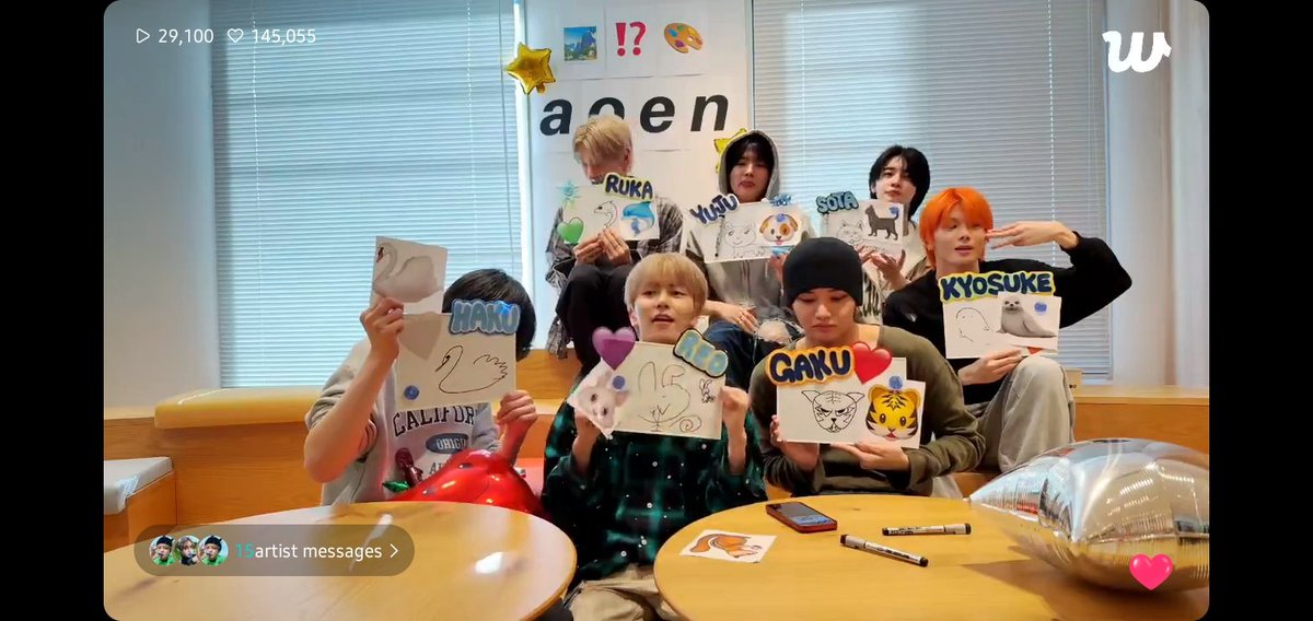 aoentranslation's tweet photo. Official member's color (menkara) and emoji
REO 🐰purple #CE33FF
KYOSUKE 🦭 orange #FF7A00
SOTA 🐈⬛pink #FF3186
HAKU🦢 white #FFFFFF
GAKU🐯 red #FE0B00
RUKA🐬 green #0AFF00
YUJU🐶blue #4CDDFF https://t.co/e6vKKyTdBr