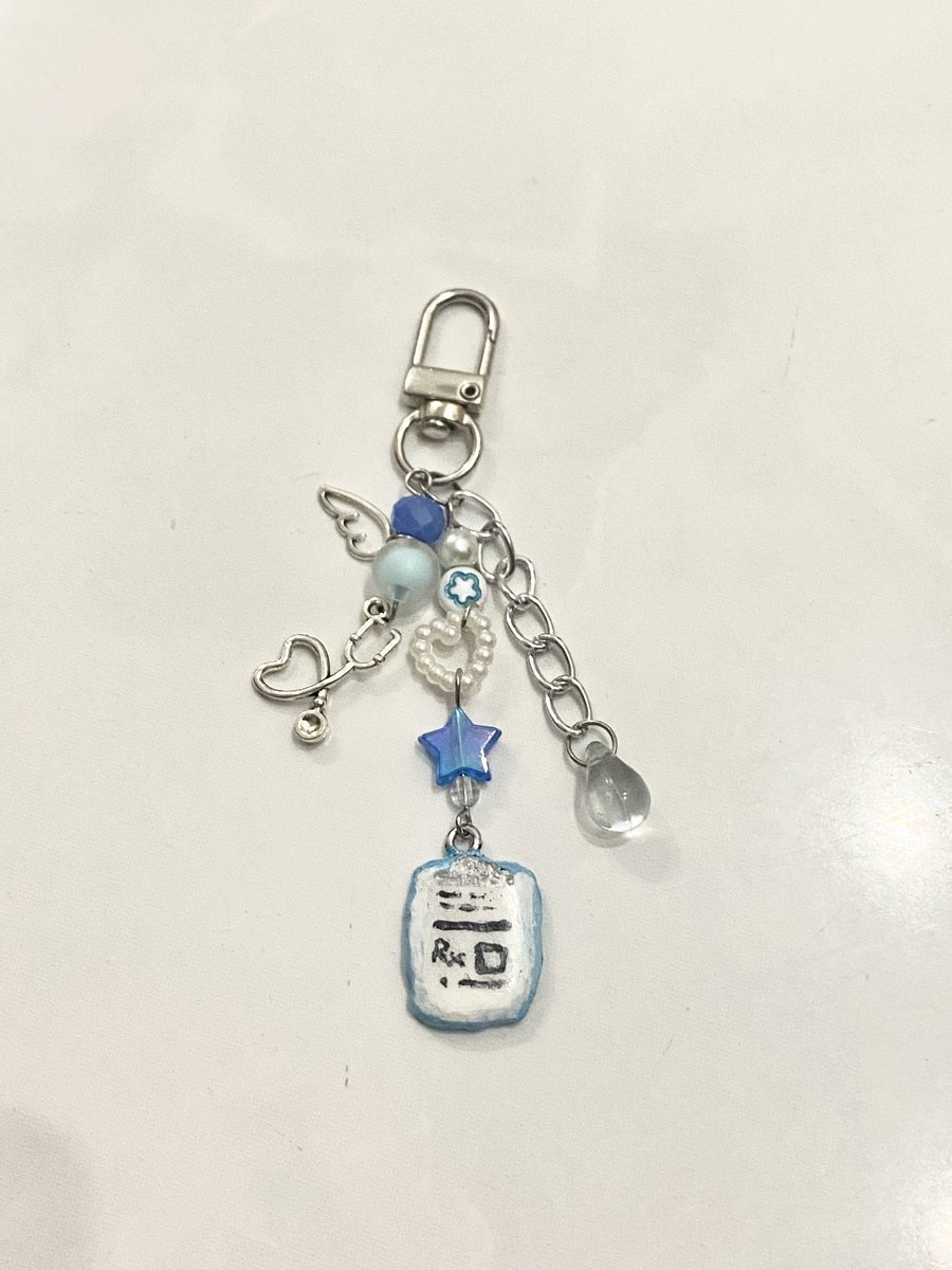 meowsiala's tweet photo. updated version of the current keychains i madeeeee yawww https://t.co/IFPZNjq188