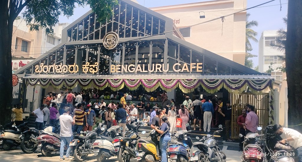thojasgambheera's tweet photo. Apart from parking space, everything is good 👍
Red chutney is a killer 😋😋😋🔥
I wish the dosa size was bigger 😭🤞
The only hotel I think will have a good business if they open the branches in the rest of the South too.
#weekendvisit
#breakfast https://t.co/Ws07CTHDXq